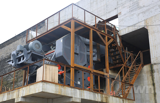 The lithium ore crushing machine