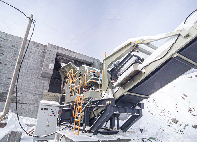 Russian project for crushing hard rock with a production capacity of 300-400 tons per hour.